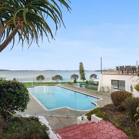 Magnificent Beachfront Mansion - Pool - Fireplace オークランド エクステリア 写真