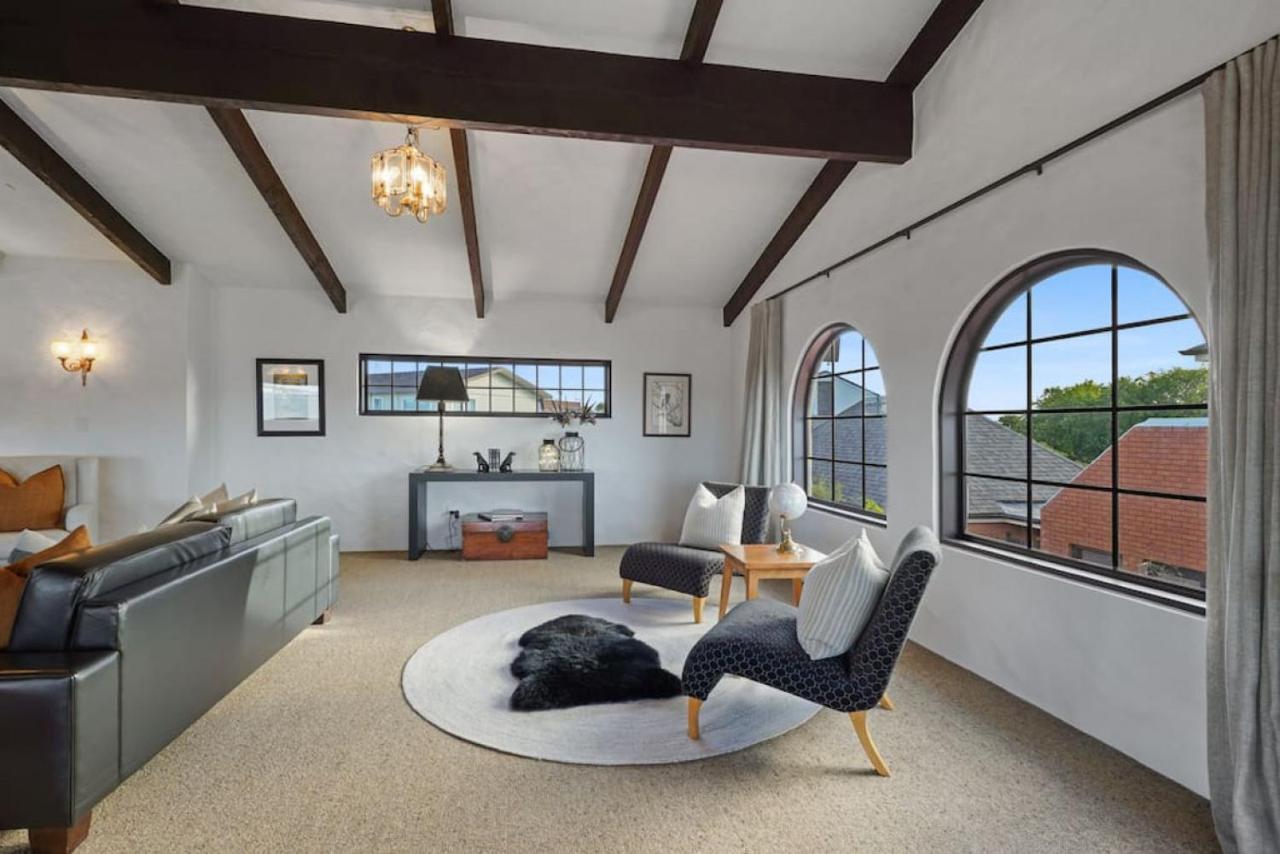 Magnificent Beachfront Mansion - Pool - Fireplace オークランド エクステリア 写真