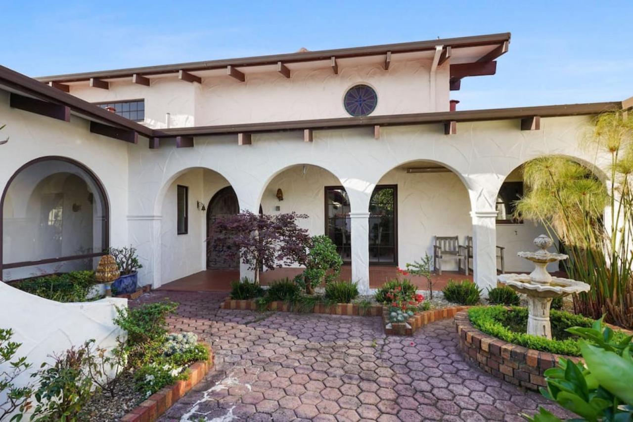Magnificent Beachfront Mansion - Pool - Fireplace オークランド エクステリア 写真