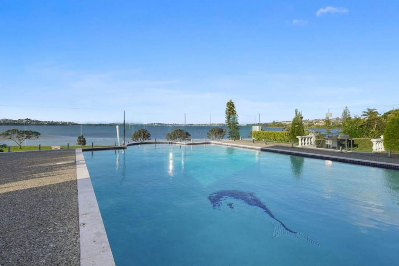 Magnificent Beachfront Mansion - Pool - Fireplace オークランド エクステリア 写真