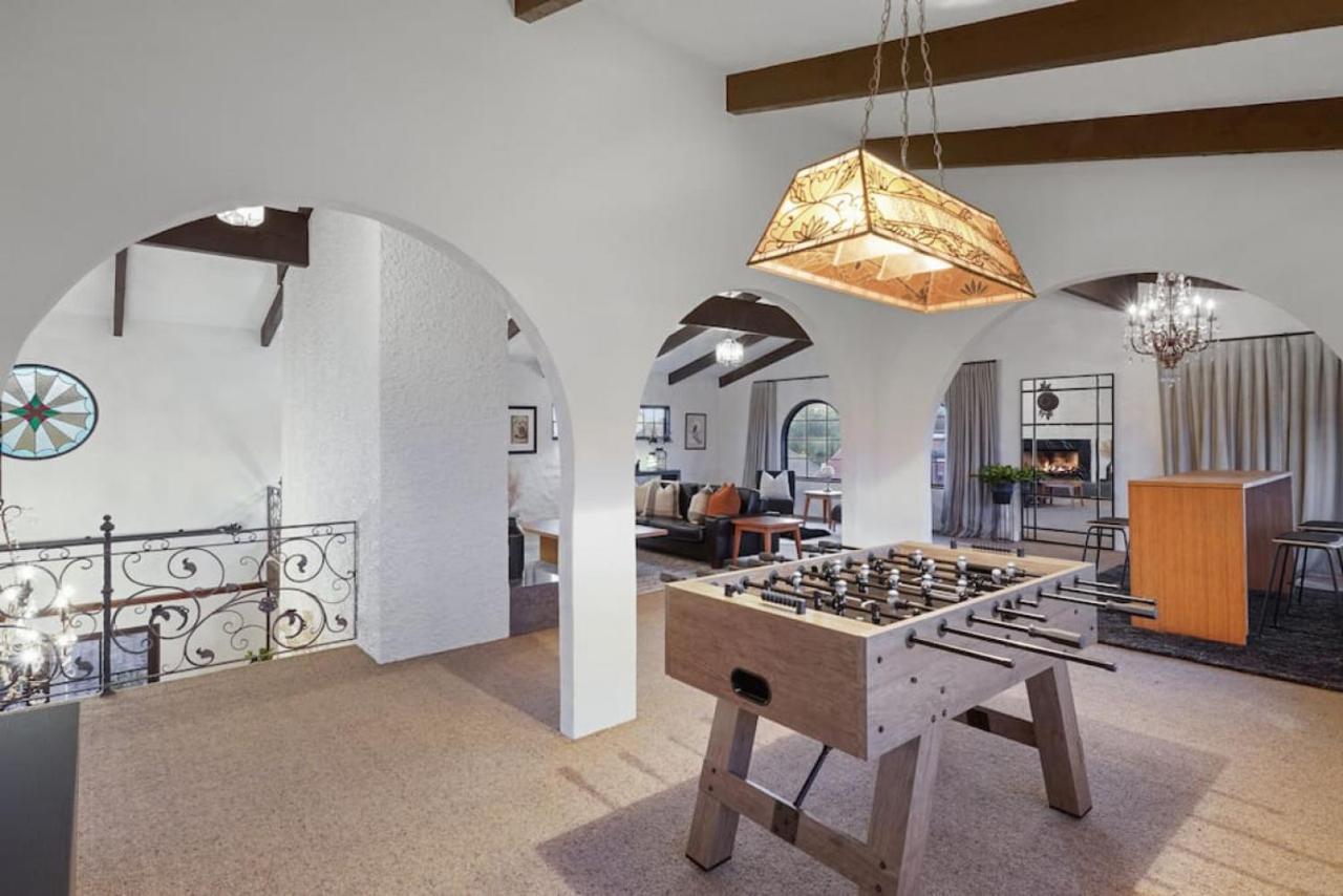 Magnificent Beachfront Mansion - Pool - Fireplace オークランド エクステリア 写真