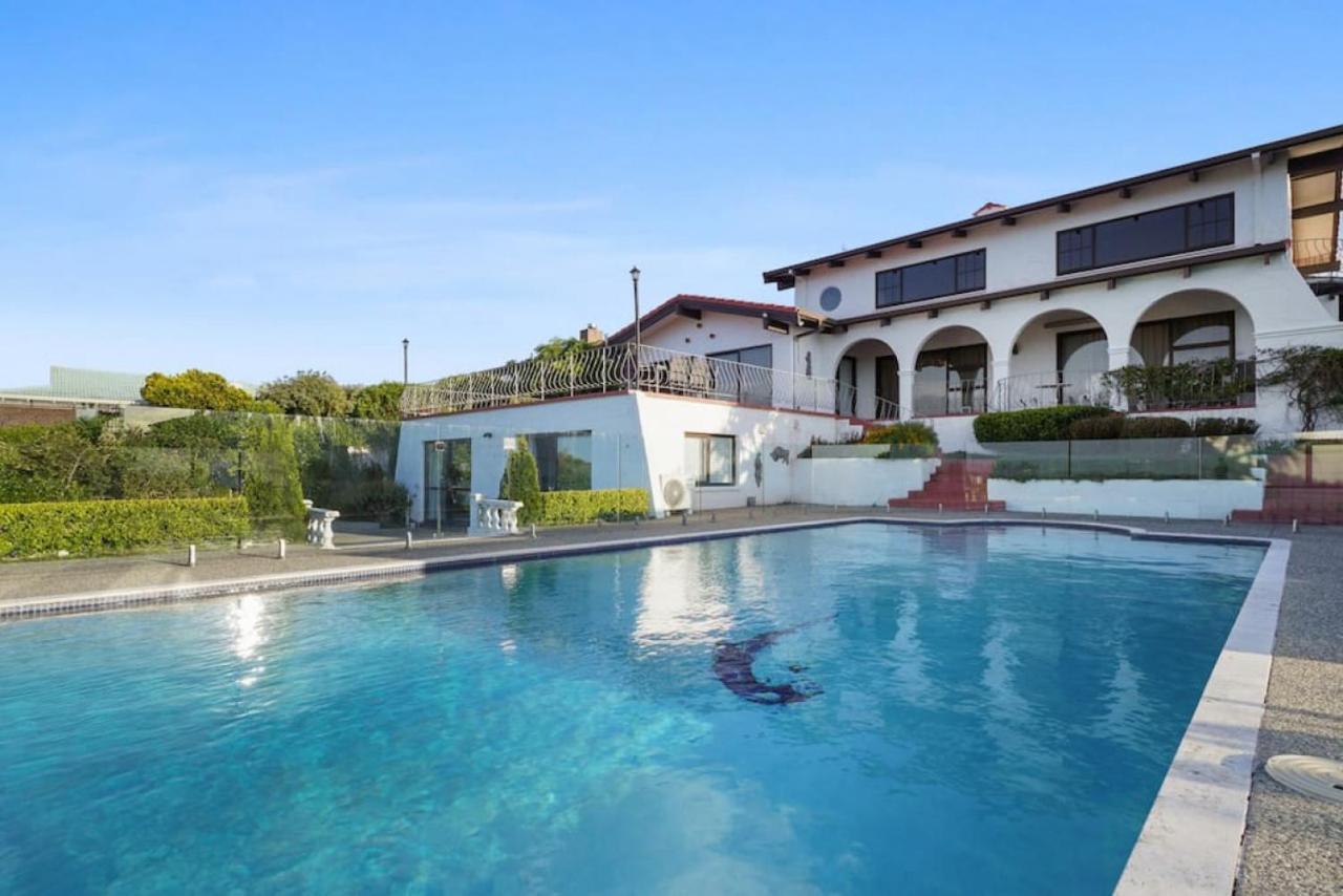 Magnificent Beachfront Mansion - Pool - Fireplace オークランド エクステリア 写真